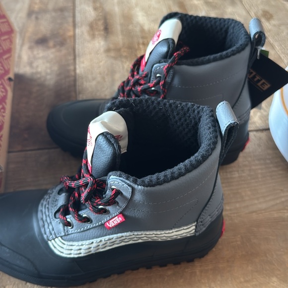 NIB Vans standard MTE snow boot az 4.5 men 6 woman black and gray - Picture 5 of 7